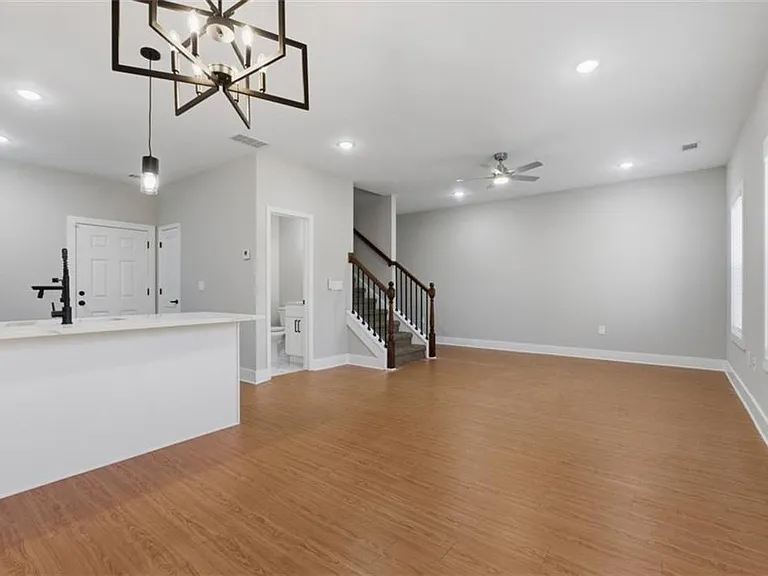 1015 Lyndon Ave — Photo 5