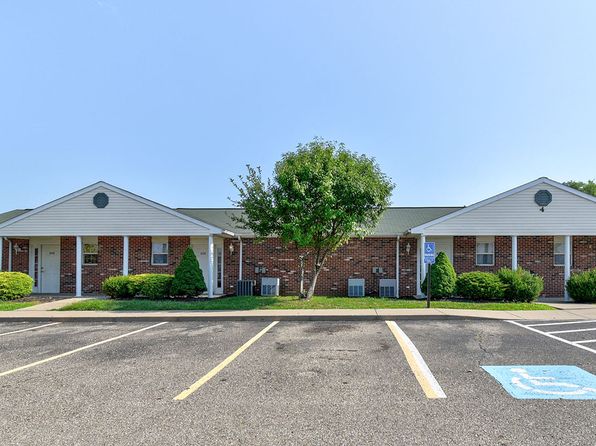 Heathermoor I | 400 Heathermoor Dr, Weirton, WV