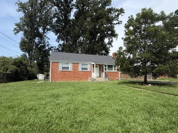 3720 Terrace Dr, Annandale, VA 22003