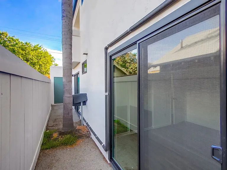 Beautifully Renovated Property perfectly situated between North Park and Normal Heights! — Photo 39