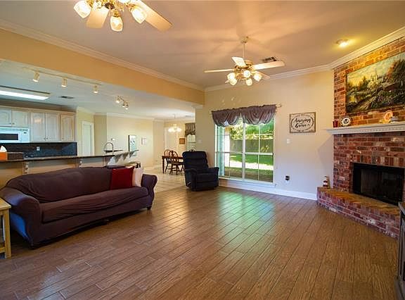 5th image of 145 Oakmont Dr