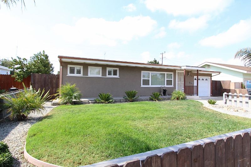 1st image of 810 E Sierra Madre Ave