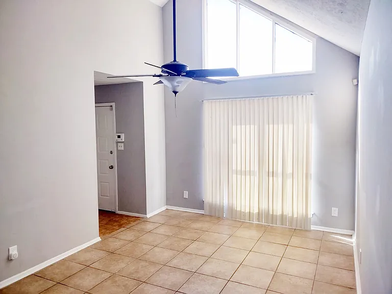 3237 Capwood Curv — Photo 4