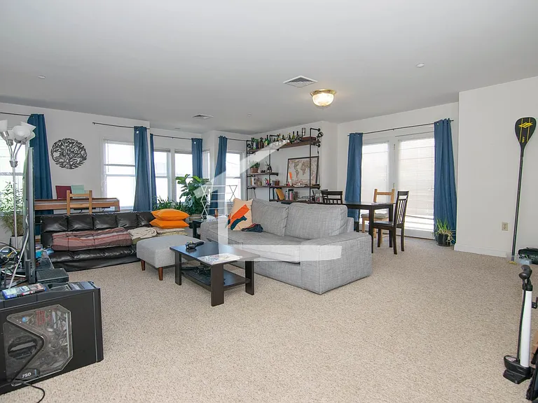 8-10 Glencoe St #2 — Photo 3