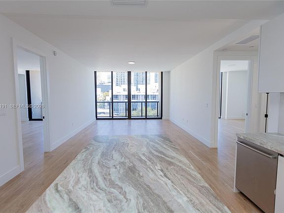 4th image of 3034 Oak Ave Unit 408
