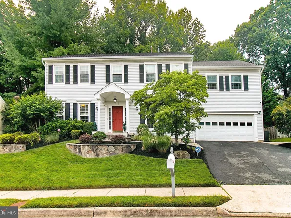 4632 Star Flower Dr, Chantilly, VA 20151