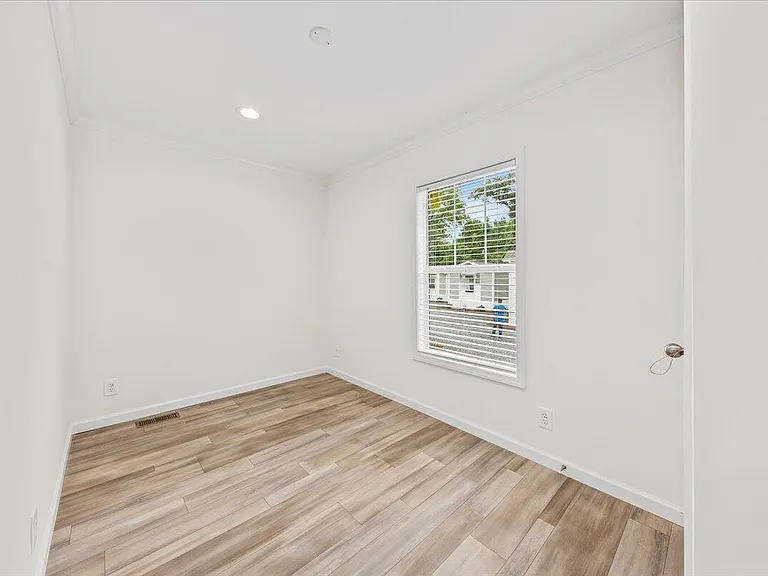 1156 Russell Dr #30 — Photo 17