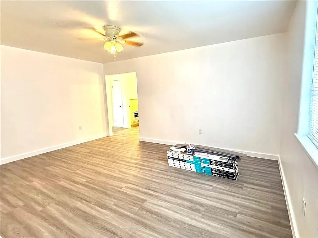2 bed, 852 sqft, $1,400 — Photo 2