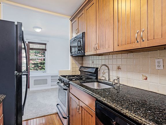 Kitchen facing Dining space
