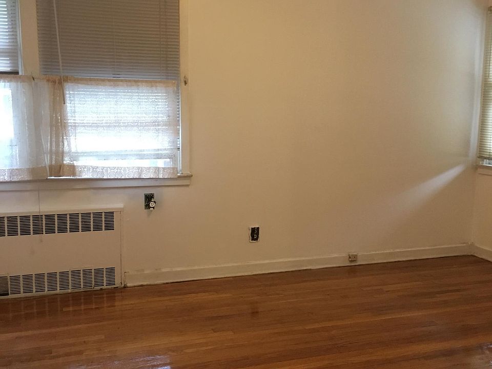 2nd image of 7149 165th St