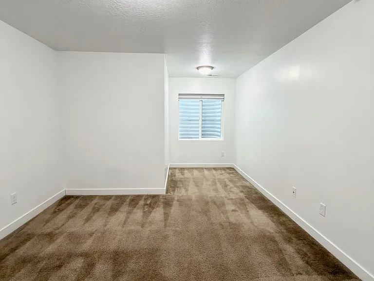 4430 W 2550 N — Photo 24