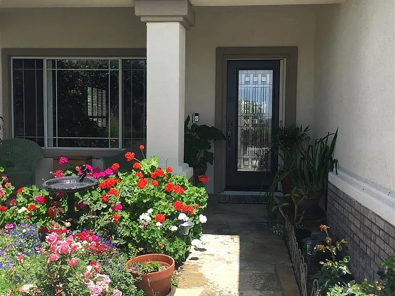459 Lexington Cir — Photo 3
