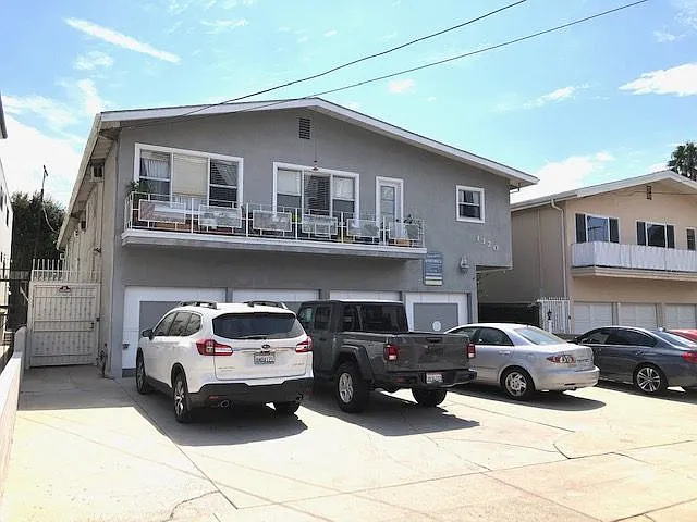 1320 N Martel Ave #7 — Photo 14