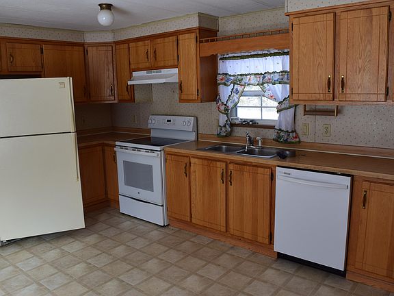 5th image of 861 Waltham Road