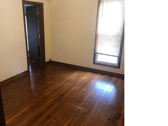 3rd image of 1043 Woodlawn Ave