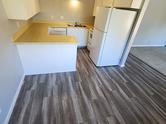 5th image of 716 Ballantyne St #12