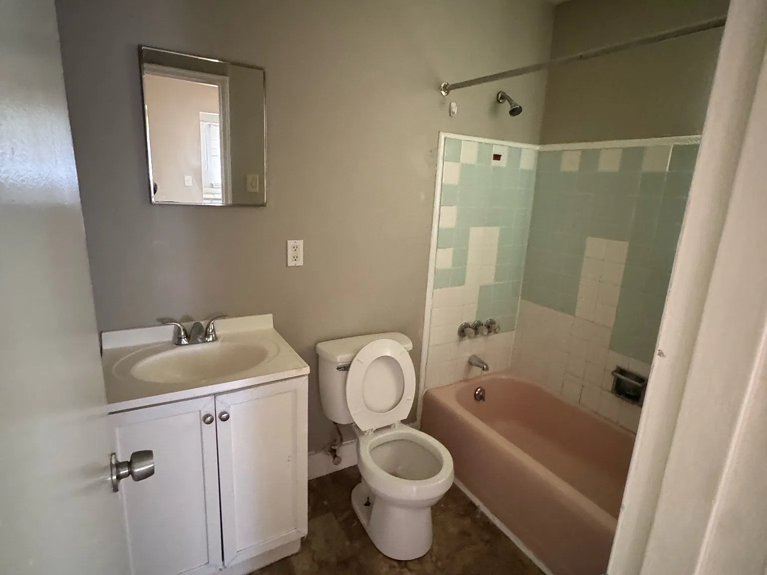 1 bed, 800 sqft, $900 — Photo 3