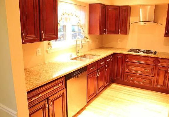 Kitchen Cabinet and Appliance