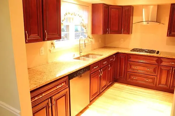 Kitchen Cabinet and Appliance
