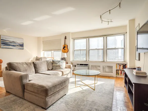 155 E 38th St APT 9F, New York, NY 10016