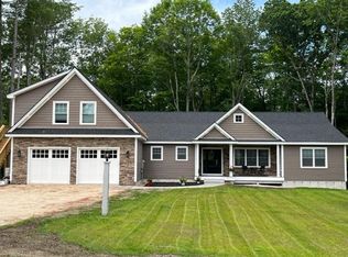4 Castoro Dr, Windham, ME 04062