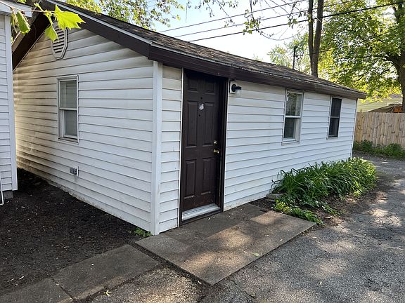 3rd image of 6600-01 Parrish Ave