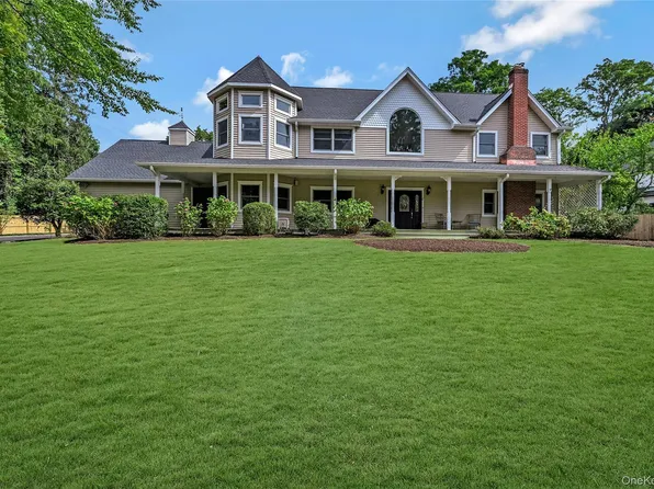 4 Skunk Hollow Road, Huntington, NY 11743