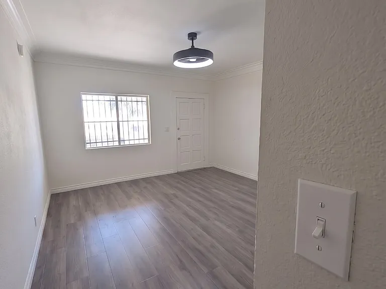 5265 S Figueroa St #1 — Photo 15