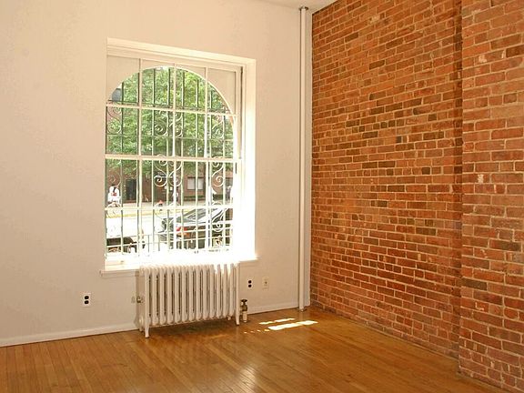 3rd image of 229 E 96th St APT 1FW