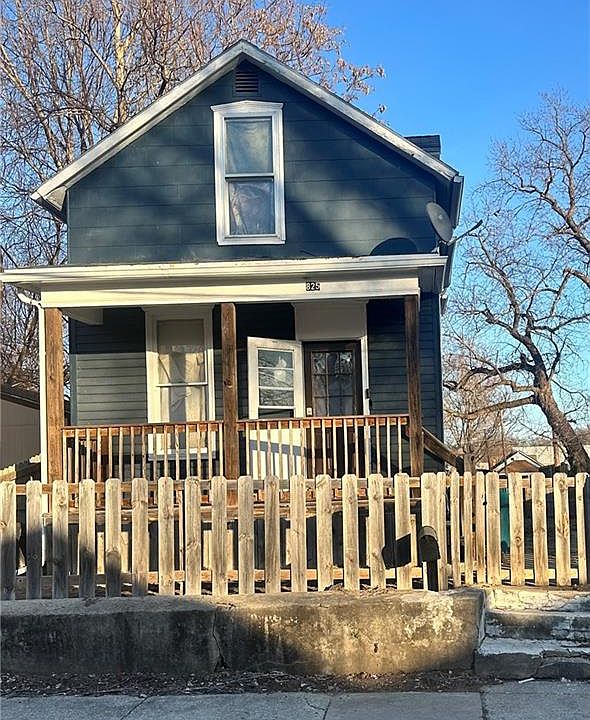 1st image of 825 Warsaw Ave