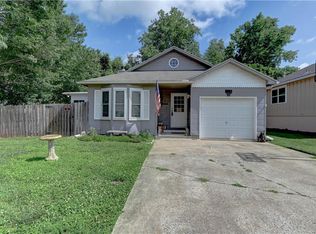 18008 E Whitney Rd S, Independence, MO 64057