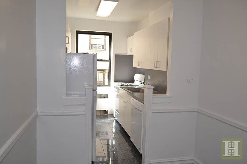 2nd image of 802 W 190th St APT 5A