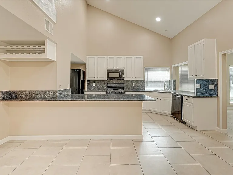 2302 Brook View Ln — Photo 12