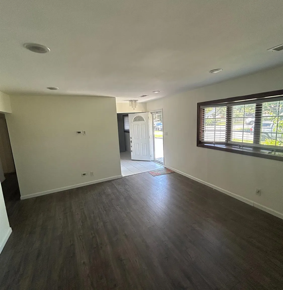 3 bed, 2.0 bath, $3,400 — Photo 4