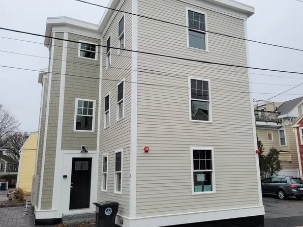 4 Hardy St #2, Salem, MA 01970