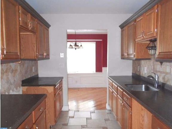 2nd image of 1606 W 9th St