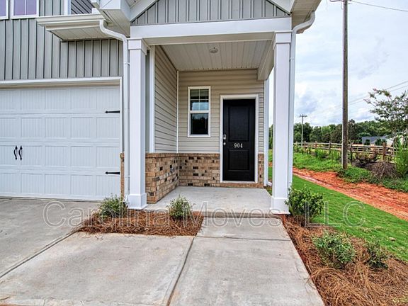 2nd image of 904 Bryden Ln