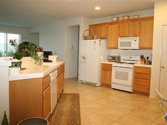 5th image of 3831 Grandview Dr