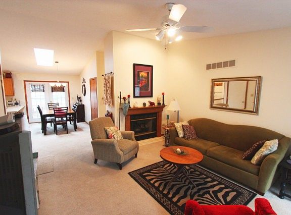 3rd image of 593 Forest Creek Dr