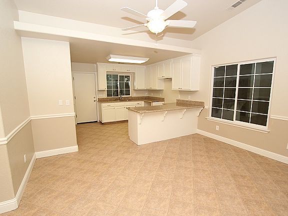 3rd image of 221 N Adrian Ave