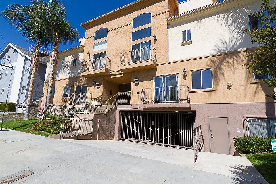1st image of 8800 Etiwanda Ave APT 4