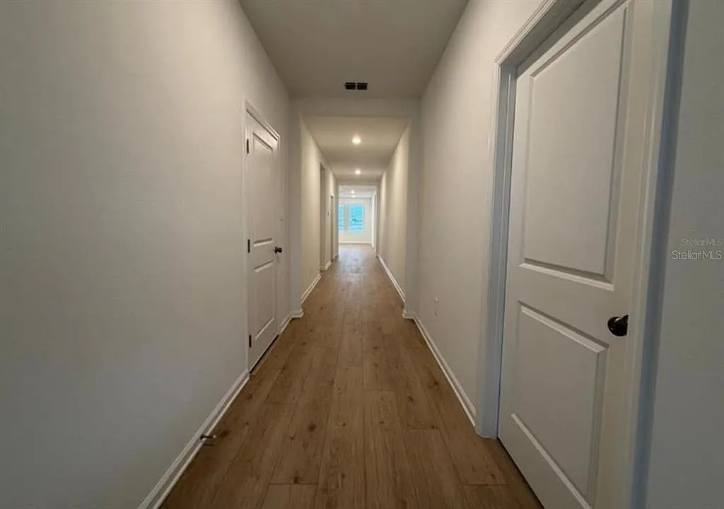 4 bed, 2.0 bath, 1936 sqft, $2,600 — Photo 3
