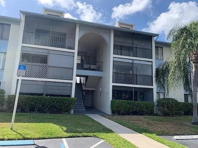 2 bed, 2.0 bath, 1104 sqft, $1,900 — Photo 4