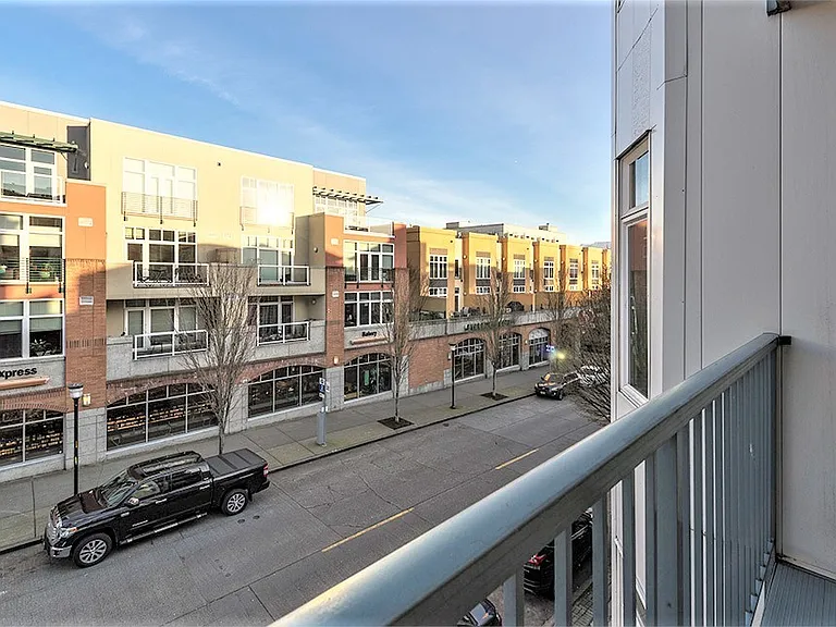 Five 2 Five 1st Ave West — Photo 6