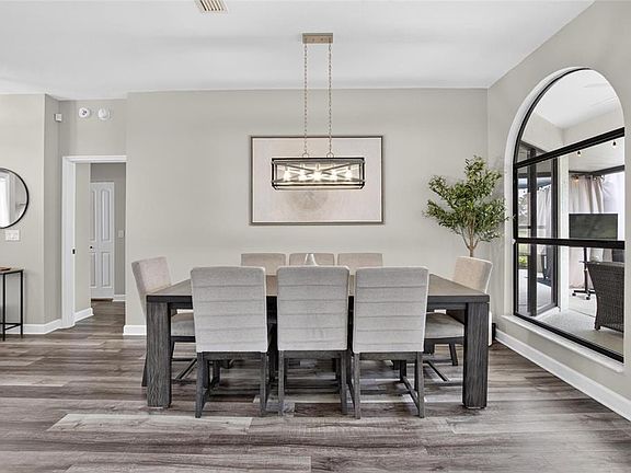 5th image of 11203 Longbrooke Dr