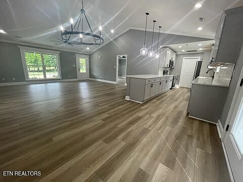 5th image of 1016 Panorama Dr