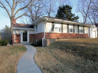 826 Glendower Dr, Saint Louis, MO 63122