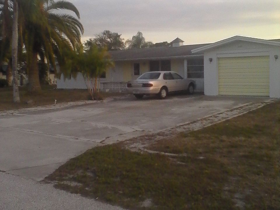 1st image of 849 E 5th St