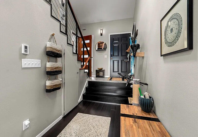 716 1/2 W Argand St — Photo 11