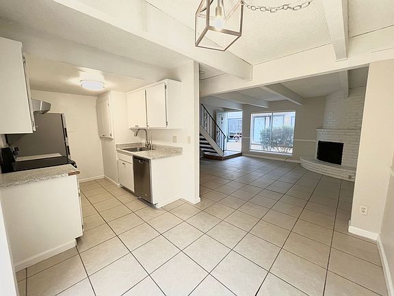 4th image of 2805-2807 H St #11